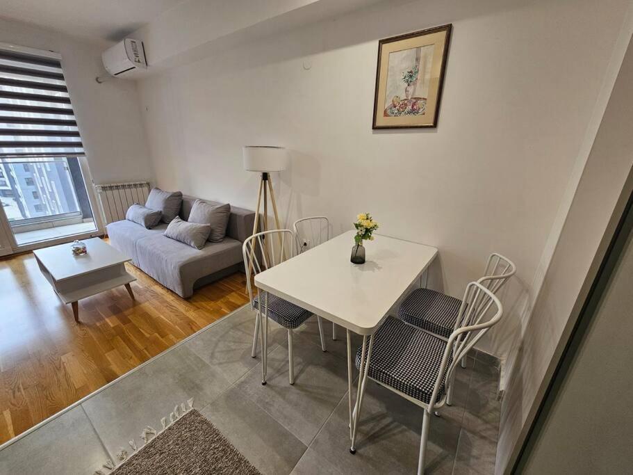 Milo Apartment สโกเปีย ภายนอก รูปภาพ